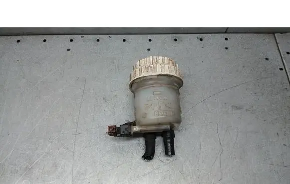 Mitsubishi Space Star Brake fluid reservoir 