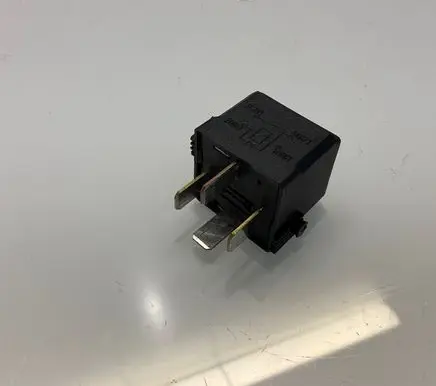 Mercedes-Benz CLS C219 Other relay A0025421319 4RA00779100 0025421319