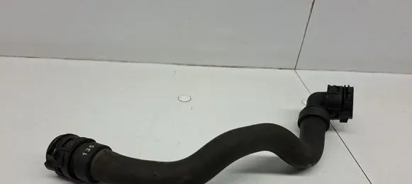 Peugeot 308 Engine coolant pipe/hose 9670813580