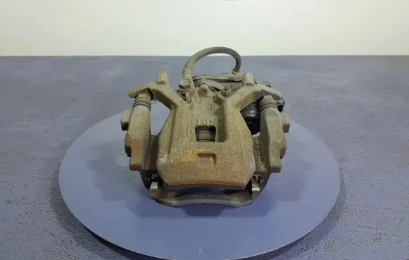 Toyota Camry VIII XV70 Rear brake caliper