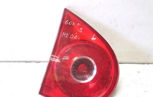 Tailgate rear/tail lights