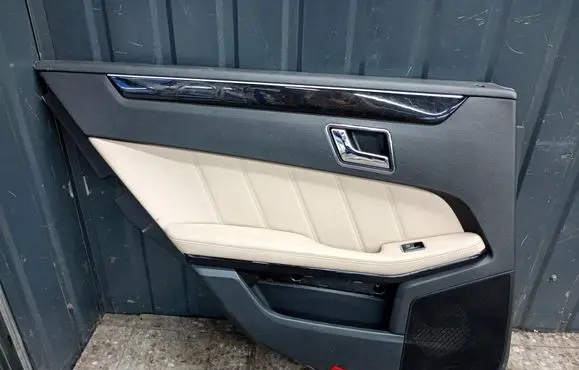Mercedes-Benz E W212 Coupe rear side trim panel 2127300970