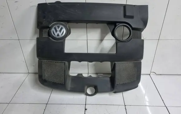 Volkswagen Jetta V Engine cover (trim) WJD81094