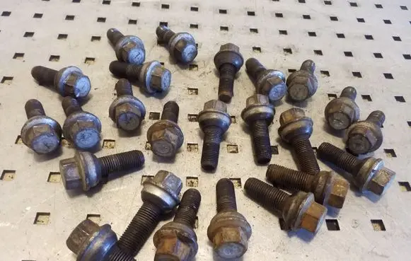 Volkswagen Crafter Nuts/bolts 