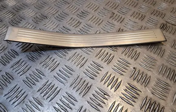 Mercedes-Benz E W212 Side skirt rear trim A2126861136