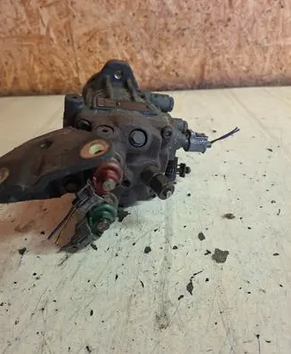 Nissan X-Trail T30 Fuel injection high pressure pump 167008H800 12C040524 09730000504