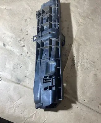 BMW 3 E90 E91 Radiator mount bracket 17107524912 11074810 PA66G130