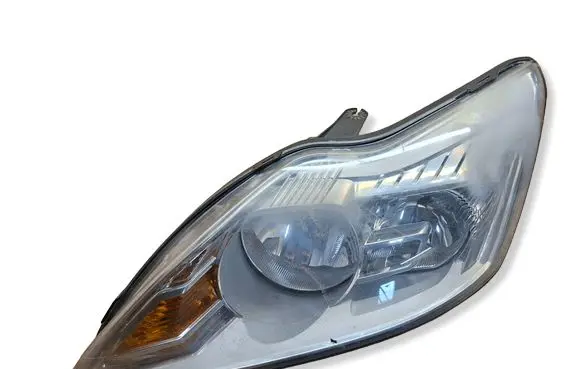 Ford Focus Headlight/headlamp 8M5113W030AD