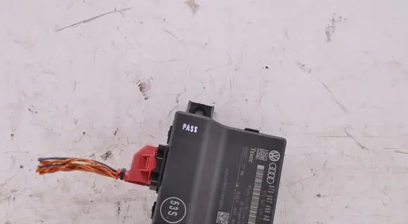 Audi Q5 SQ5 8R Gateway control module 8T0907468AB