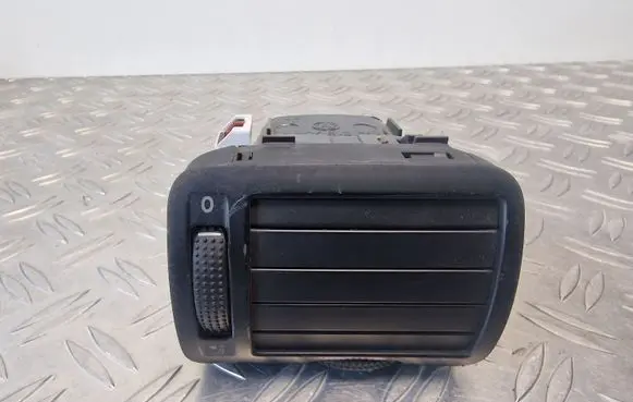 Volkswagen PASSAT B5.5 Dashboard side air vent grill/cover trim 3B0819704D