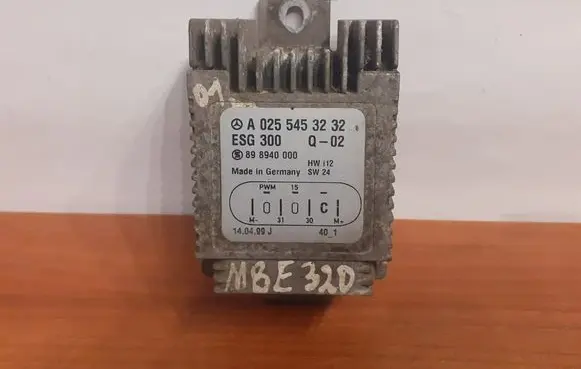 Mercedes-Benz A W168 Coolant fan relay 10377 A0255453232