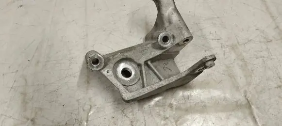 Volvo XC60 Engine mounting bracket 31430470