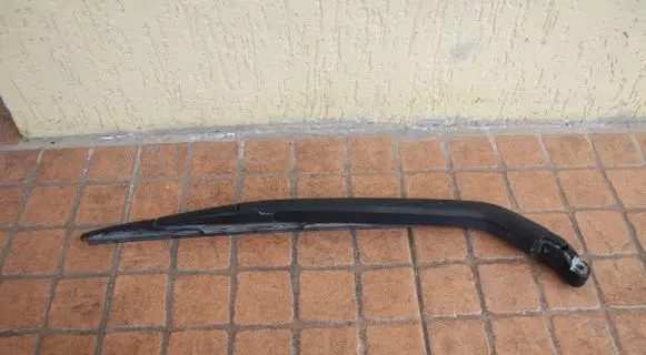 Mitsubishi Outlander Rear wiper blade arm 