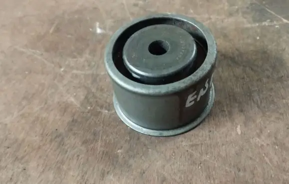 Mitsubishi Endeavor Camshaft 