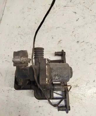 BMW 3 E46 Coolant heater control valve 64118379921 1147412154