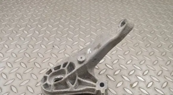 Mini One - Cooper Coupe R56 Engine mounting bracket 6788663
