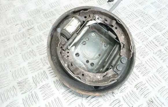 Ford Fiesta Drum brake (rear) 
