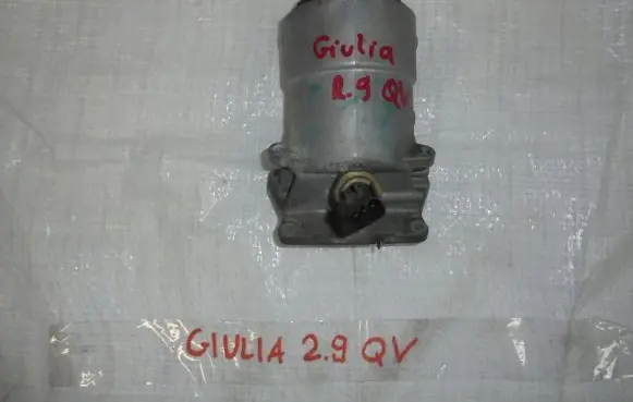 Alfa Romeo Giulia Oil filter mounting bracket
