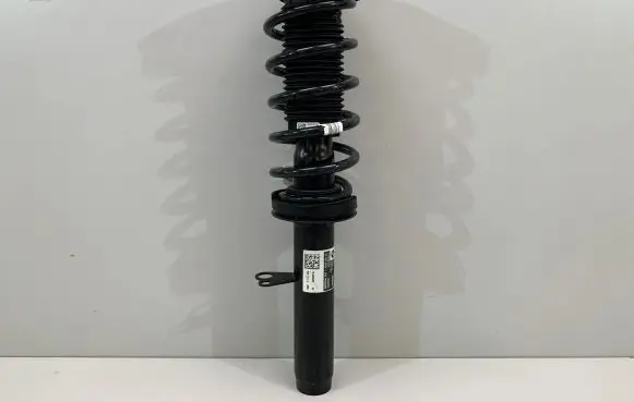 BMW 5 G30 G31 Front shock absorber with coil spring 6866608