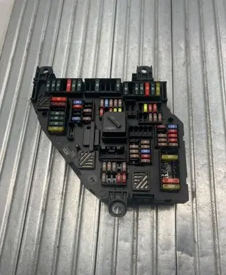 BMW 5 F10 F11 Fuse module 9264923 417033452 04560729
