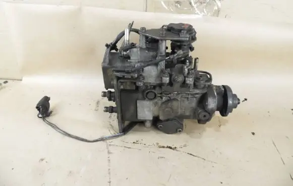 Ford Fiesta Fuel injection high pressure pump 0460484143 96FF9A543BC 93923