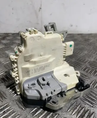Audi A8 S8 D4 4H Front door lock 8J1837016C