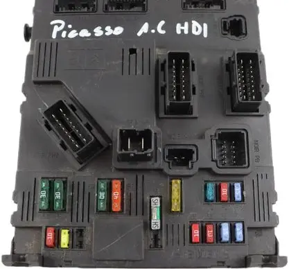 Citroen Xsara Picasso Fuse module 9653667580 S118085320E