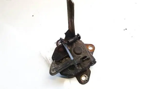Engine bonnet/hood lock/catch