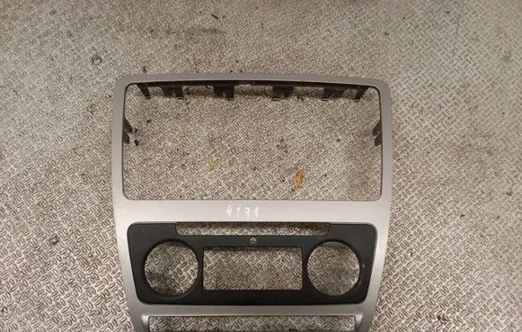 Skoda Octavia Mk2 (1Z) Climate control/heater control trim 