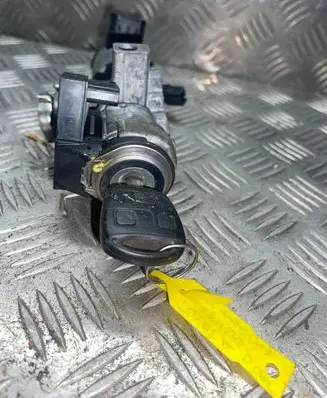 Toyota Avensis T250 Ignition lock N0501517