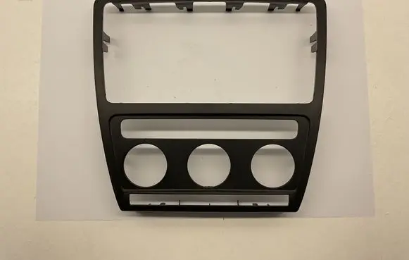 Radio/GPS head unit trim