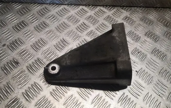 Mercedes-Benz E W211 Engine mounting bracket 6112230804 A6112230804