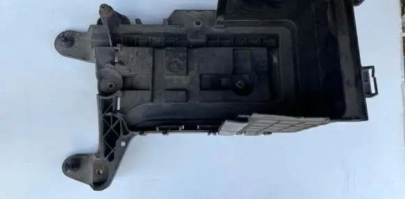 Battery tray