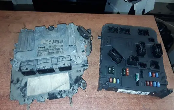 Peugeot 206 Engine ECU kit and lock set 0281012528 9657999780