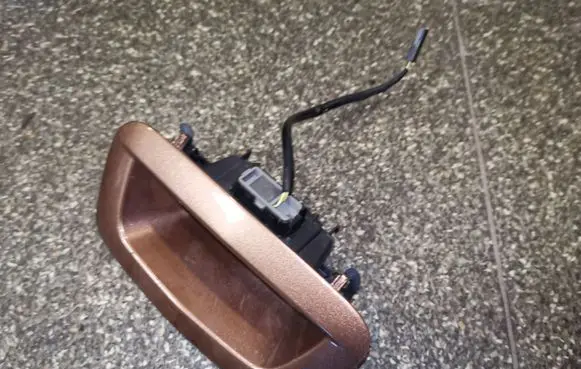 Buick Encore I Tailgate opening switch 