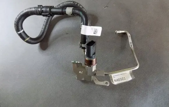Volkswagen Touareg III Fuel line pipe 06M127503M