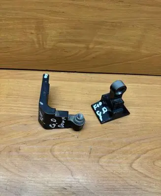 BMW 5 F10 F11 Rear door upper hinge 7185634 7185636