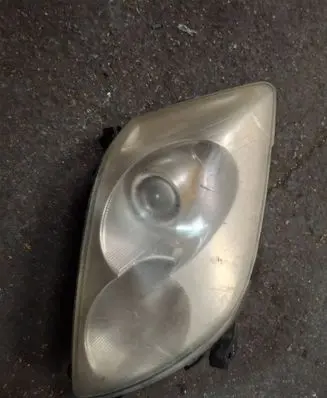 Toyota Avensis T250 Headlight/headlamp HCHR165