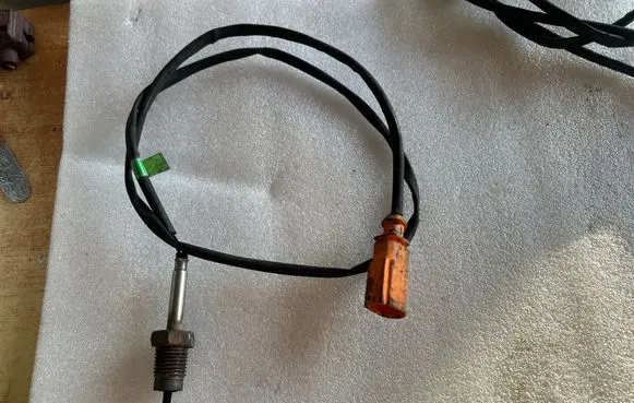 Volkswagen Golf VI Exhaust gas temperature sensor 03L906088BJ
