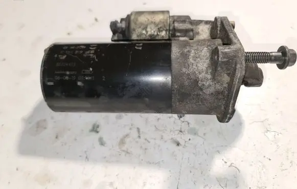 Volvo V70 Starter motor 30724473