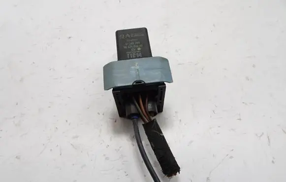 Citroen C4 II Picasso Glow plug pre-heat relay 9802424080 51299065 11C14
