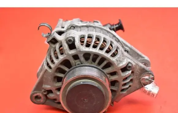 KIA Sorento Generator/alternator 373004A110