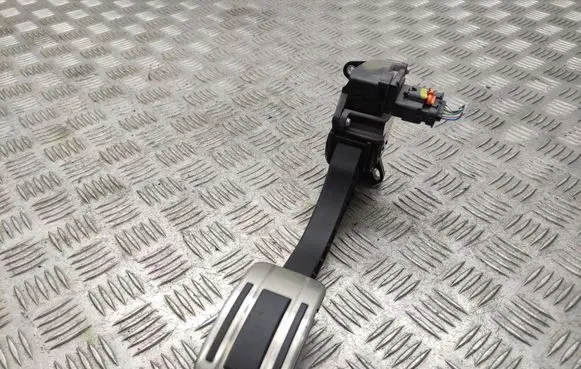 Peugeot 308 Accelerator throttle pedal 9674829180