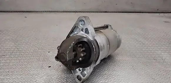 Toyota Avensis T270 Starter motor 281000R010