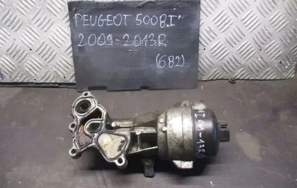 Peugeot 5008 Oil filter mounting bracket 
