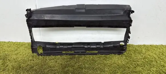 Porsche Macan (95B) Intercooler air guide/duct channel 95B121707f