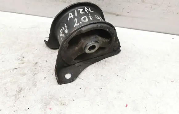Honda CR-V Engine mount bracket