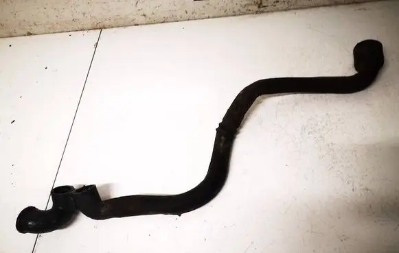 Volkswagen Golf III Breather hose/pipe 037103493p