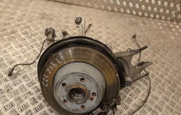 Mercedes-Benz CLS C218 X218 Rear wheel hub