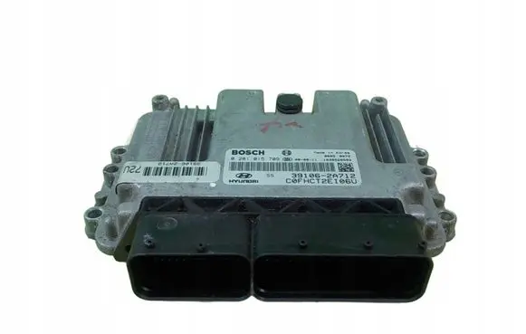 Hyundai i30 Engine control unit/module 0281015709 TP215